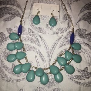 🆕Blue beaded necklace & earrings NWT